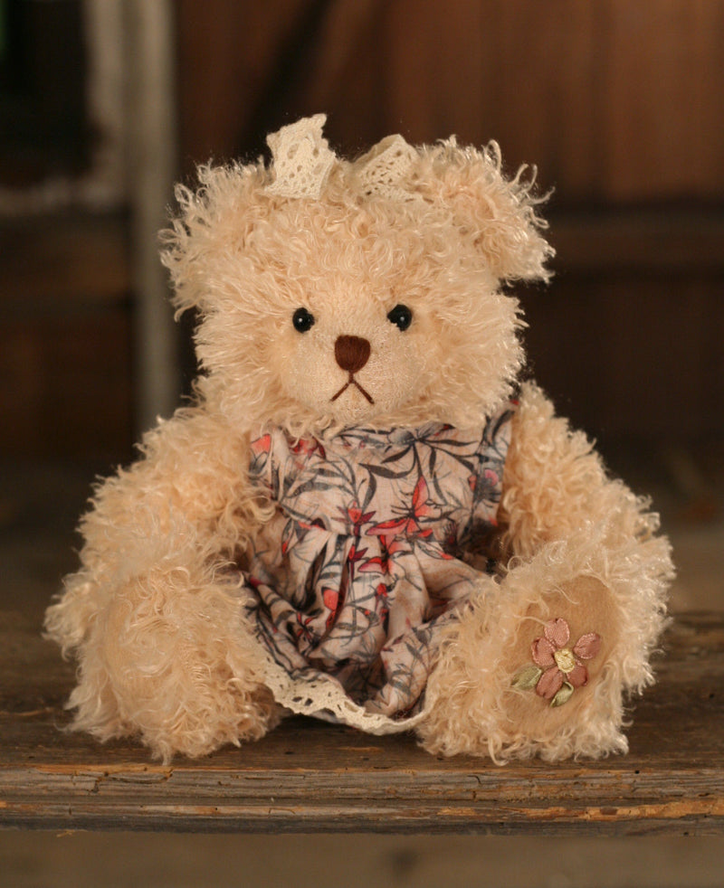 Teddy Bear 'Kaylee' Settler Bears Handmade Silky Dress Gift 20cms BRAND NEW
